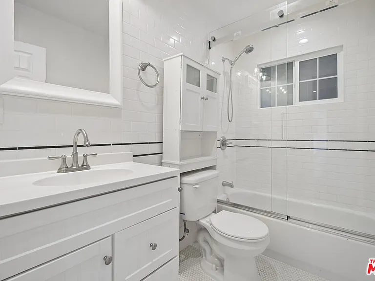 7209 Willoughby Ave #16 — Photo 12