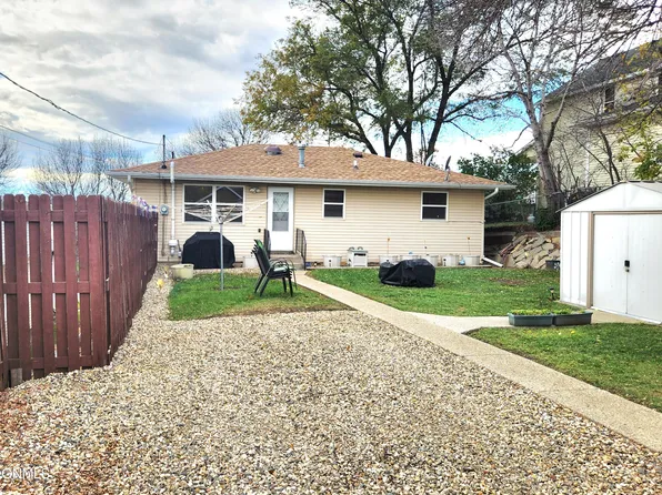 308 2nd Ave NE, Mandan, ND 58554