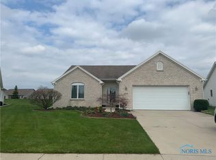 4245 Waterbend Dr E, Maumee, OH 43537