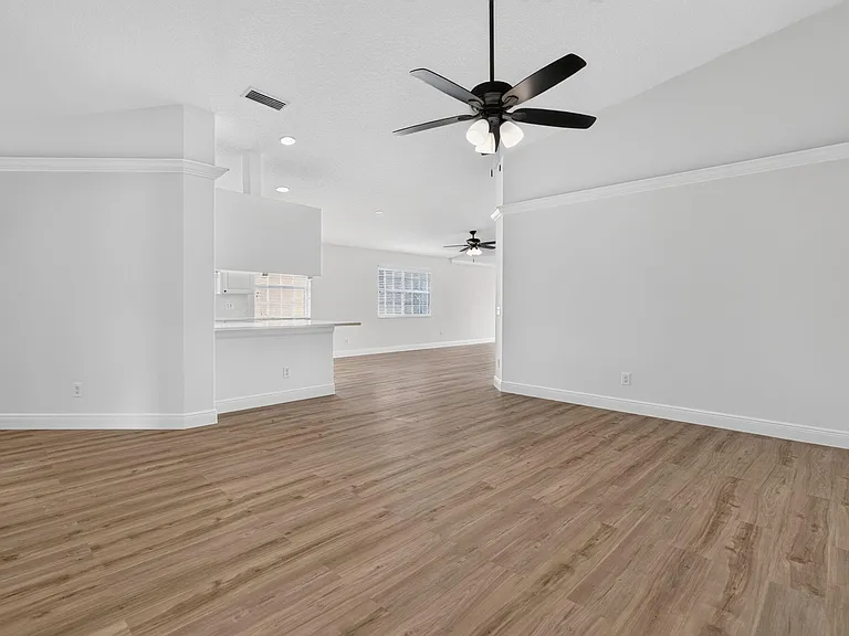 3546 SE Glacier Ter — Photo 11