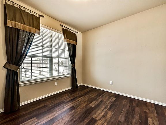 2nd image of 5525 Paloma Ct