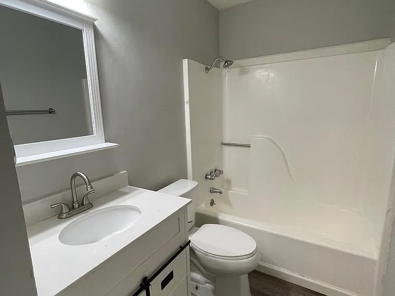 1030 N Montgomery St — Photo 11