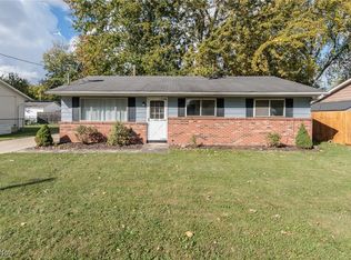 738 W Shore Blvd, Sheffield Lake, OH 44054