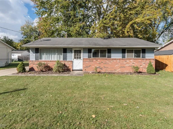 738 W Shore Blvd, Sheffield Lake, OH 44054