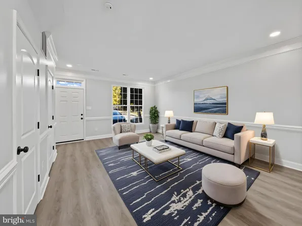 13133 Park Crescent Cir, Herndon, VA 20171