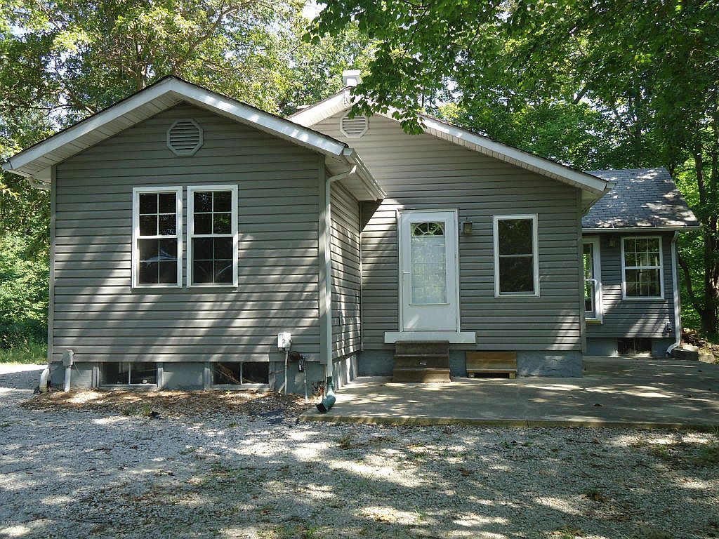 1873 County Farm Rd, Kell, IL 62853 | Zillow