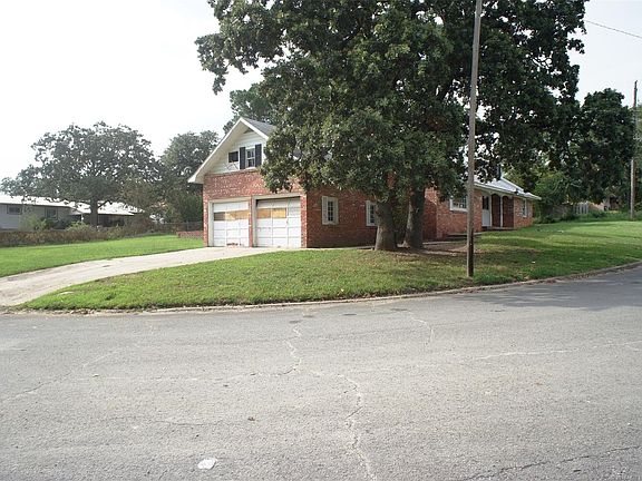 4th image of 200 Lackey Dr