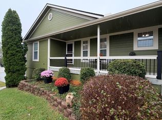1107 Elm Cir, Pleasant Hill, MO 64080