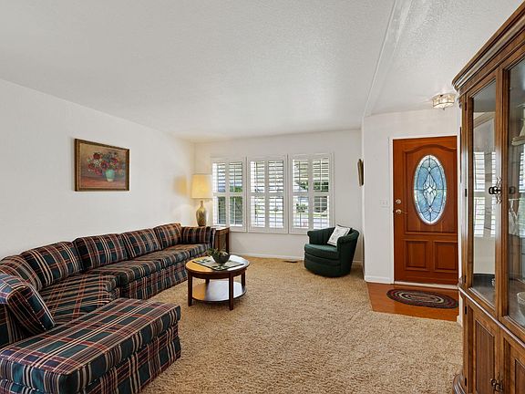 2nd image of 116 Falcon Crest Circle