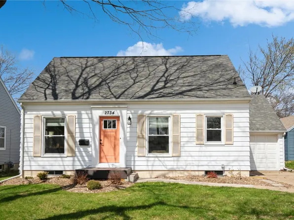 2734 Meadowbrook Dr SE, Cedar Rapids, IA 52403