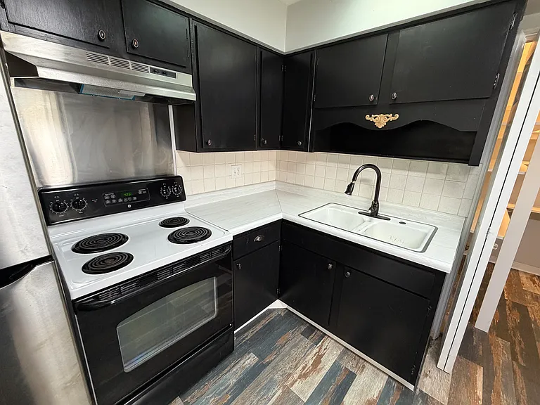834 S Woodward Ave — Photo 20