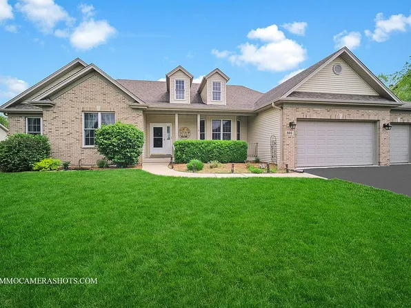 805 Mark Ln, Hampshire, IL 60140