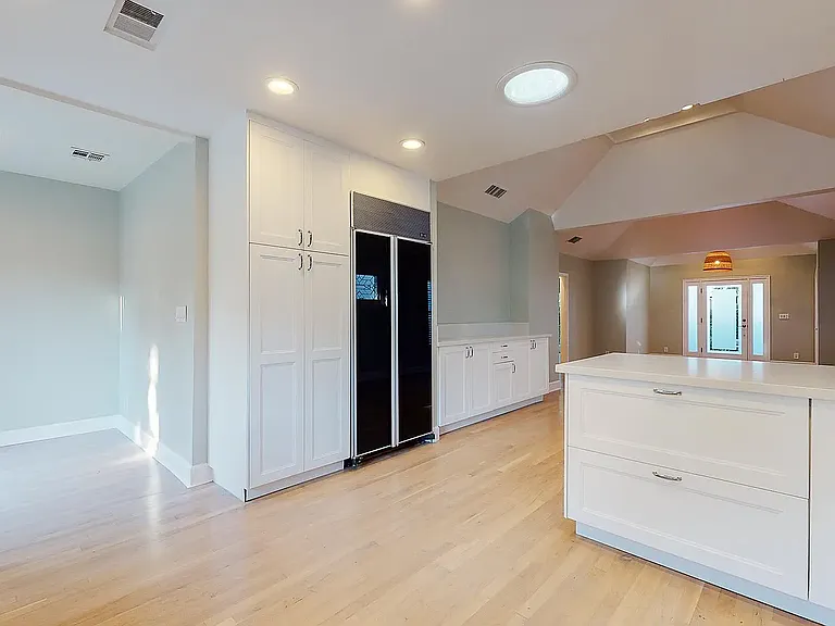 363 Huntley Dr — Photo 35