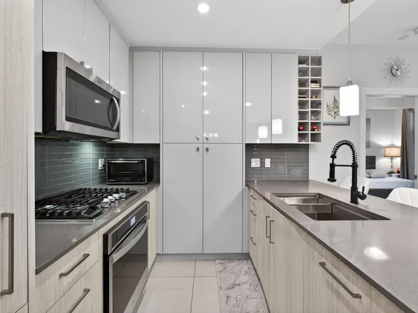 23233 Gilley Rd #307, Richmond, BC V6V 1E4