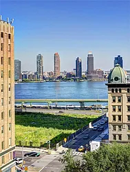 Rented by R New York