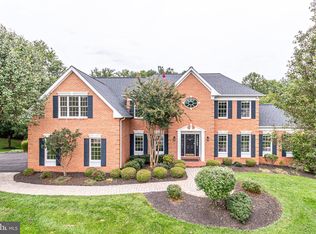 1709 Raleigh Hill Rd, Vienna, VA 22182