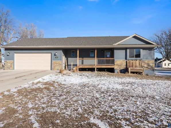 100 S Maple St, Worthing, SD 57077