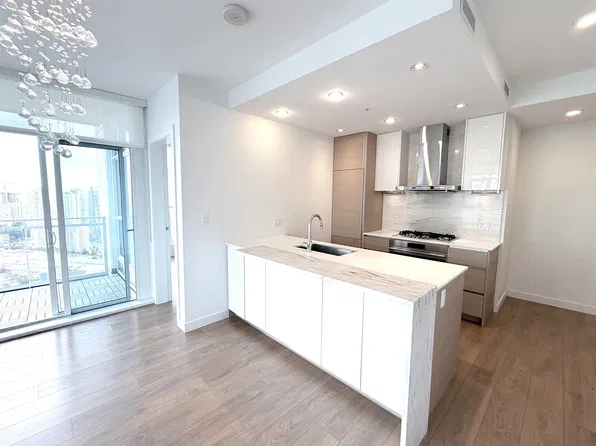 4670 Assembly Way #3910, Burnaby, BC V5H 0H3
