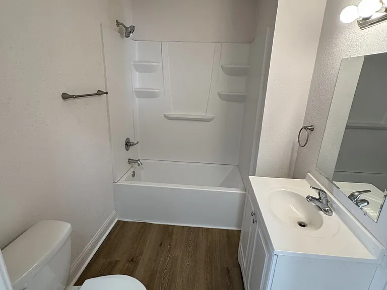 258 S Poplar St — Photo 10