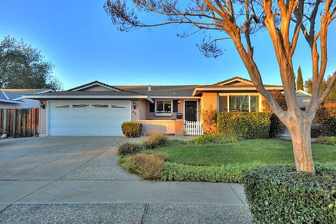 1st image of 215 Canmore Ct