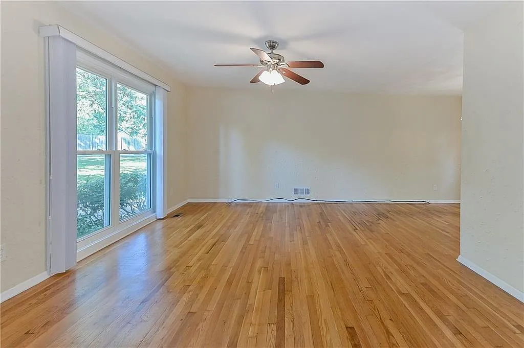 4 bed, 2.0 bath, 1503 sqft, $2,500 — Photo 3