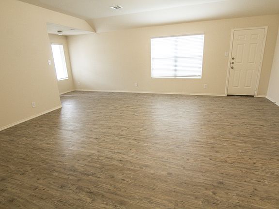 4th image of 2093 Oakwood Forest Dr
