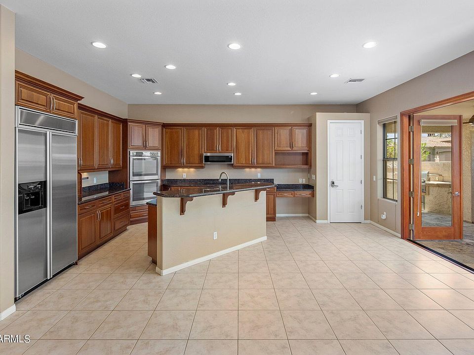 1st image of 1641 E PALMAIRE Avenue