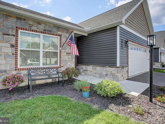 5th image of 140 Blackbird Ln