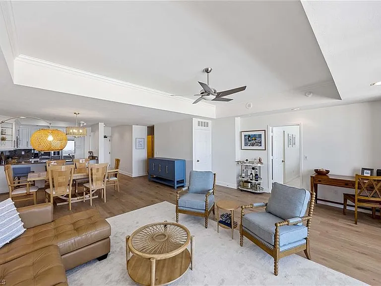 100 N Collier Blvd #Penthouse 5 — Photo 6