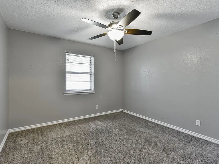 1307 Linda Spur — Photo 21