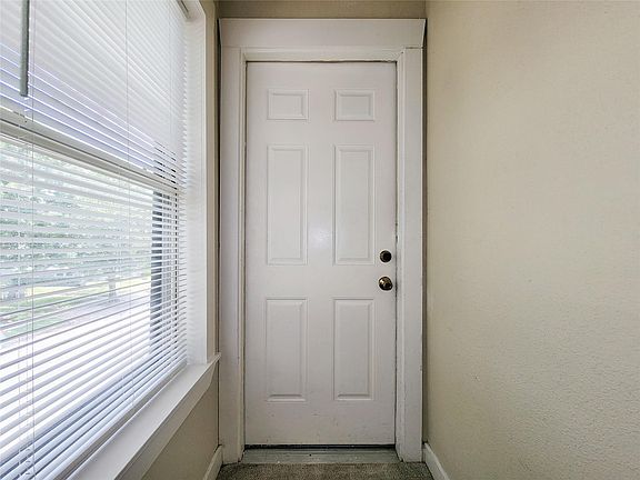5th image of 4634 Norhill Blvd APT 2