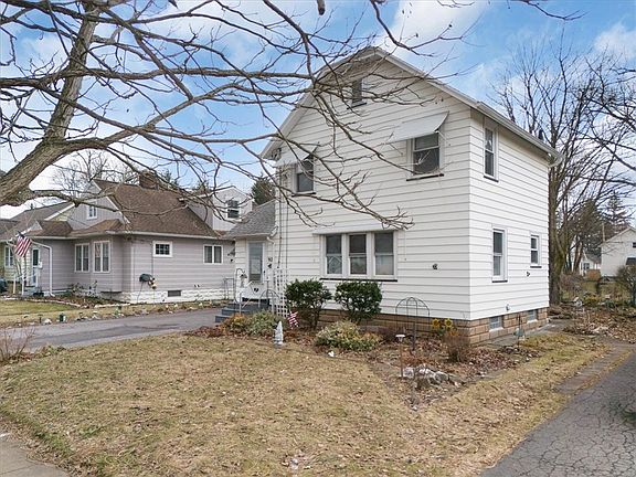 3rd image of 92 Veness Ave