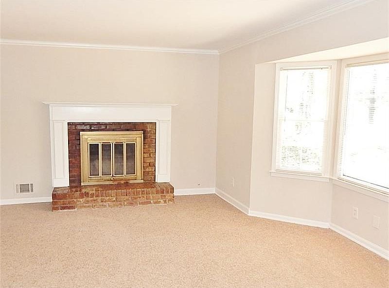 1st image of 640 Arlington Ter SE