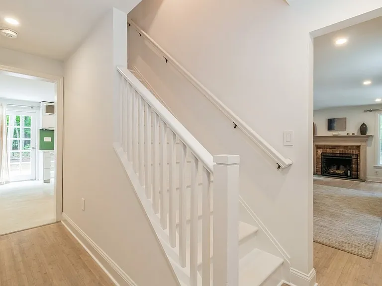 9 Banks Ct — Photo 3