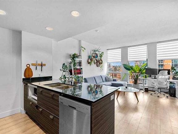 4th image of 1500 W 7th St SW #905