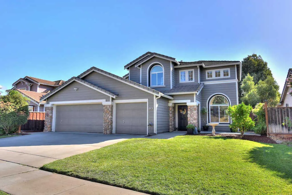 9290 Rancho Hills Dr photo 1
