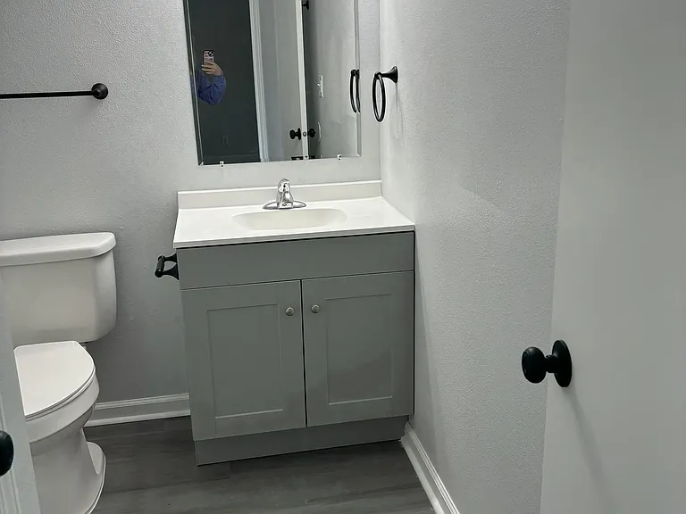 1313 Oakland Rd NE #6 — Photo 9
