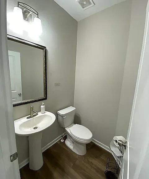 1368 Endicott Ct — Photo 22