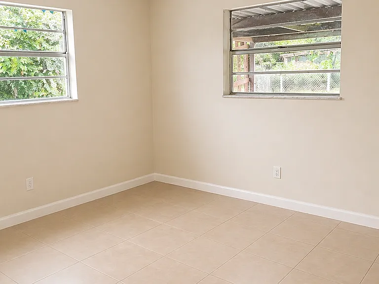 4315-4317 Cocoanut Rd — Photo 7