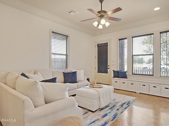 4th image of 106 Miramar Blvd