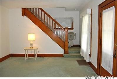 3rd image of 1057 W Elm St