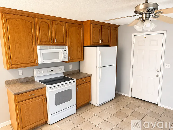 1416 Dillon Dr — Photo 4