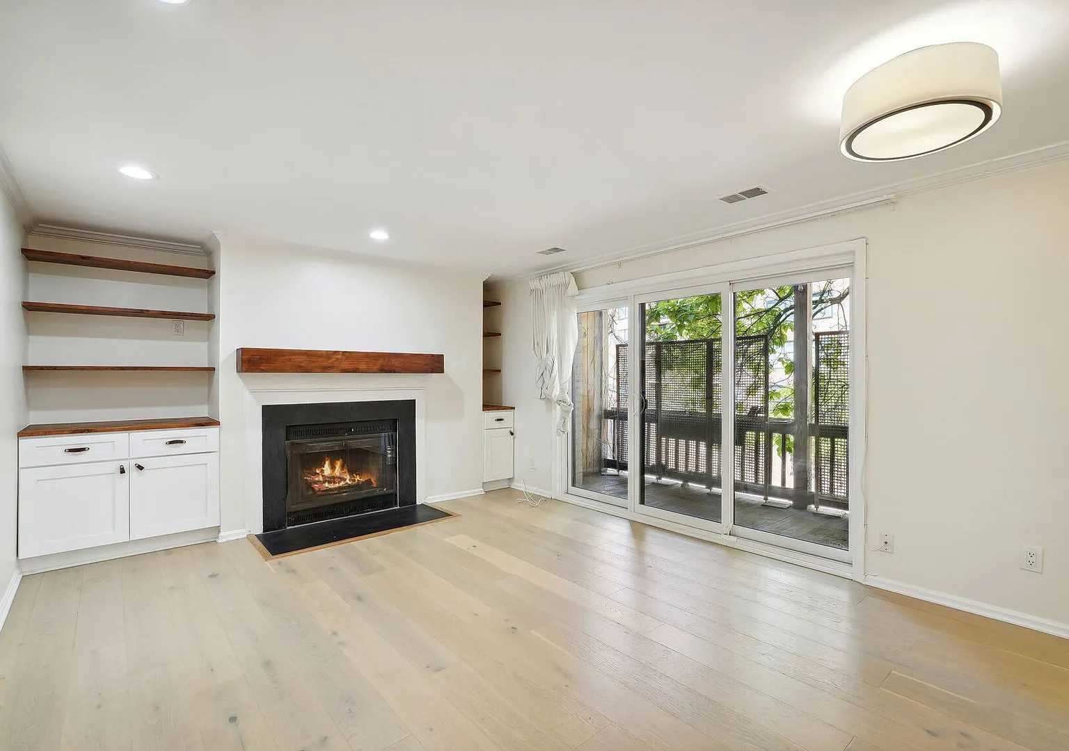 Prime West End/Foggy Bottom Luxury! Gorgeous 2BR/2BA with Private Outdoor Space + Included Parking! — Photo 2