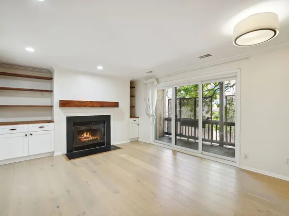 1124 25th St NW APT 211, Washington, DC 20037