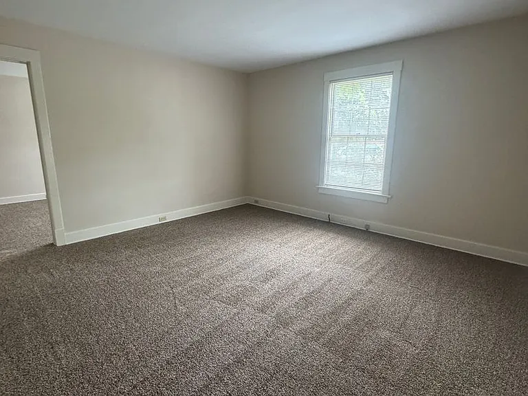 102 Blyth Ave #A-D — Photo 3