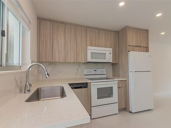 5th image of 3755 NE 167th St APT 6