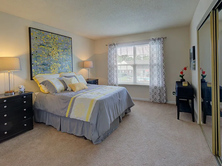 Auburn Place Apartments — Photo 23