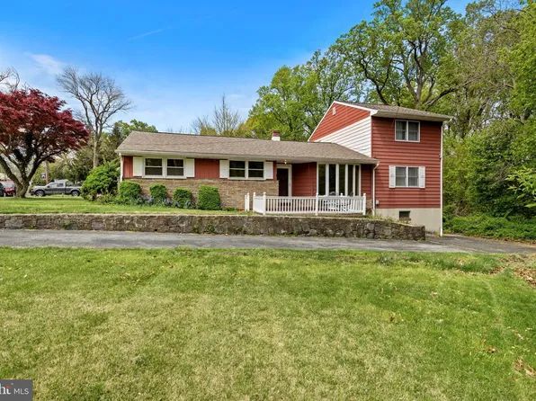 300 E Avon Rd, Brookhaven, PA 19015