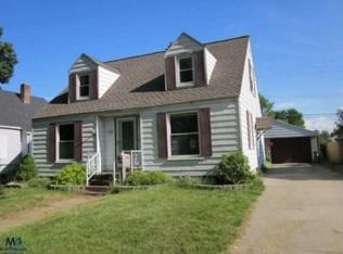 1110 Palmer Ct, Port Huron, MI 48060