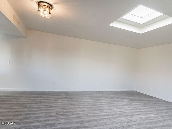5th image of 3039 S Sierra Villas Dr